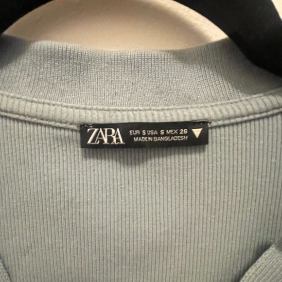 Zara Cropped Preppy Tee - Picture 3 of 3
